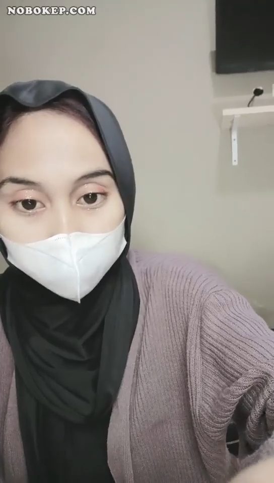 aduh kaka cantik bikin sange banget pake baju dinas menggoda