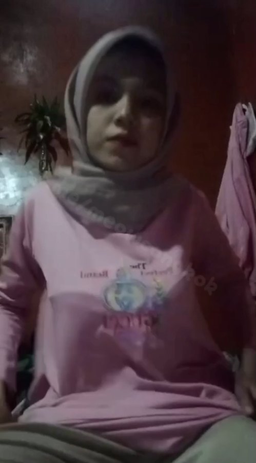 lestari hijab polos cantik mau aja disuruh bikin vid bugilnya