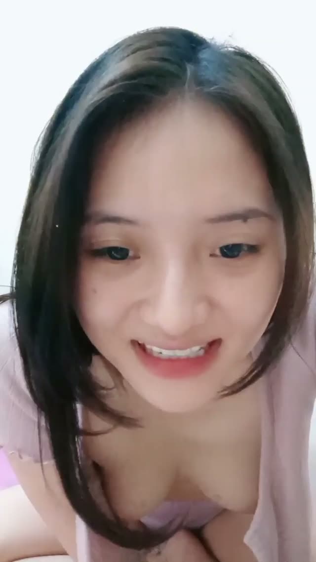 mba mba jawa imut cantik terpaksa ngelive demi nafkah 